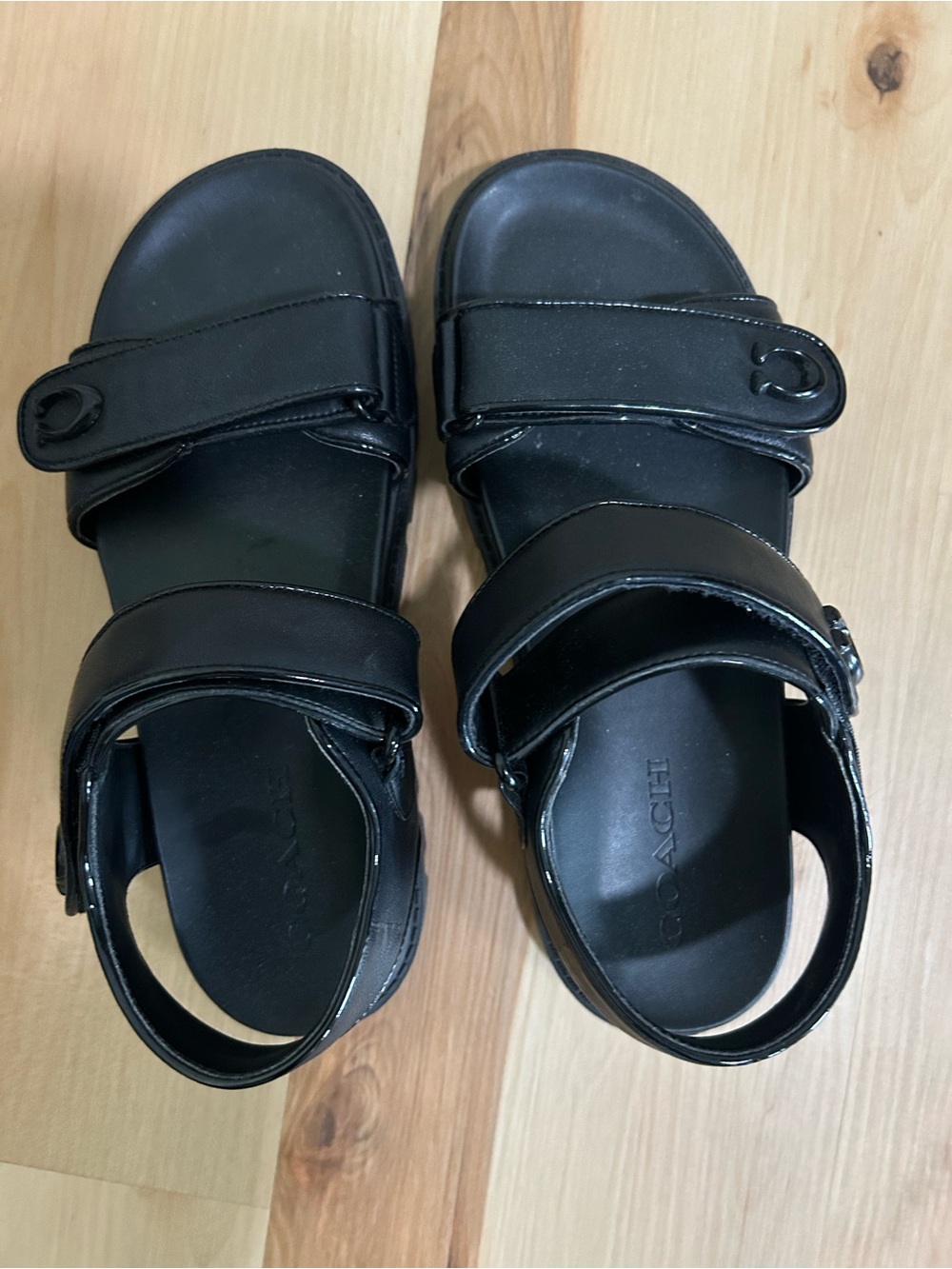 Coach women’s 8.5 black Brynn sandal